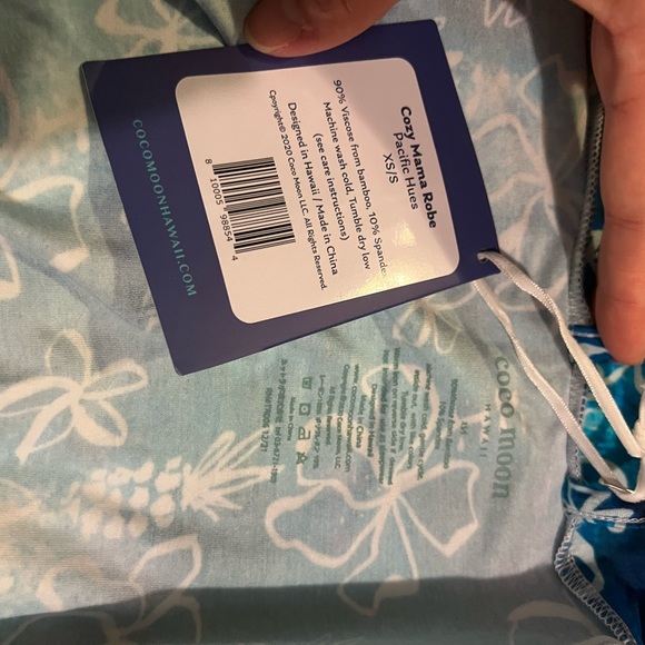 CocoMoon robe - Picture 3 of 3